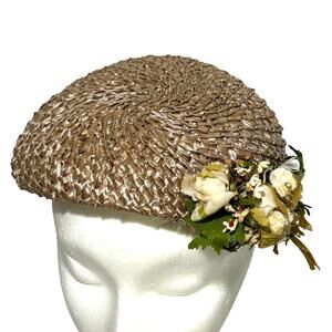 Vintage 40's mini straw hat taupe beige size 22 silk flower buds embellishment